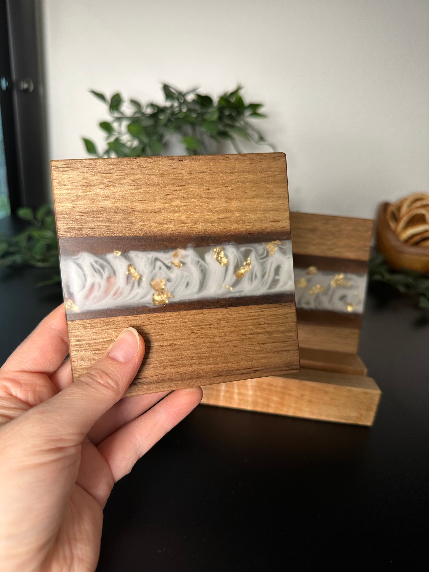 Golden Leaf River (Limited edition) - Walnut and resin coasters set