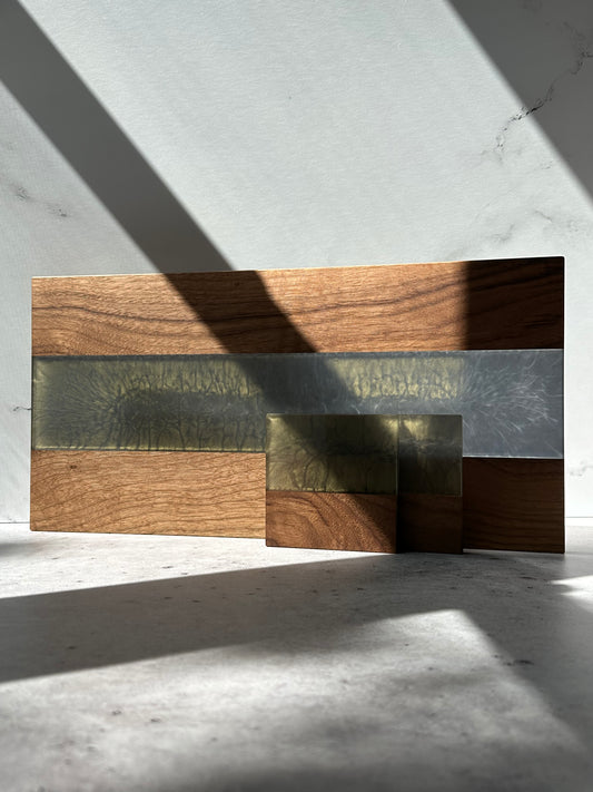 Serenity Forest serving platter (Limited edition) - Walnut and resin