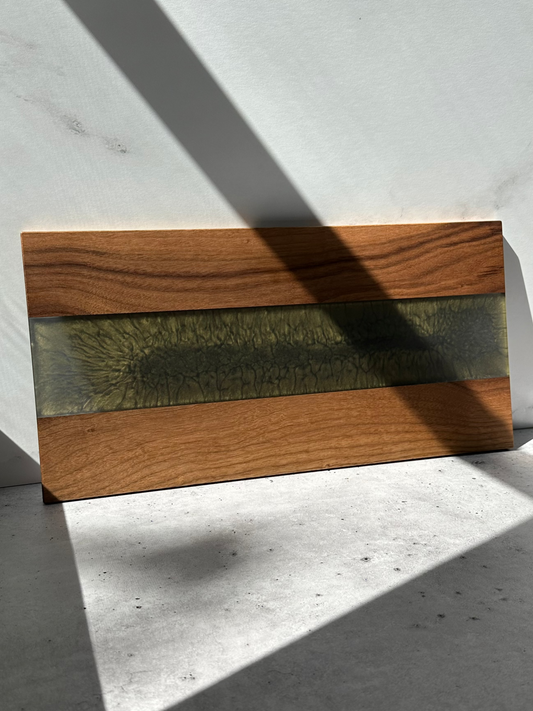 Serenity Forest serving platter (Limited edition) - Walnut and resin