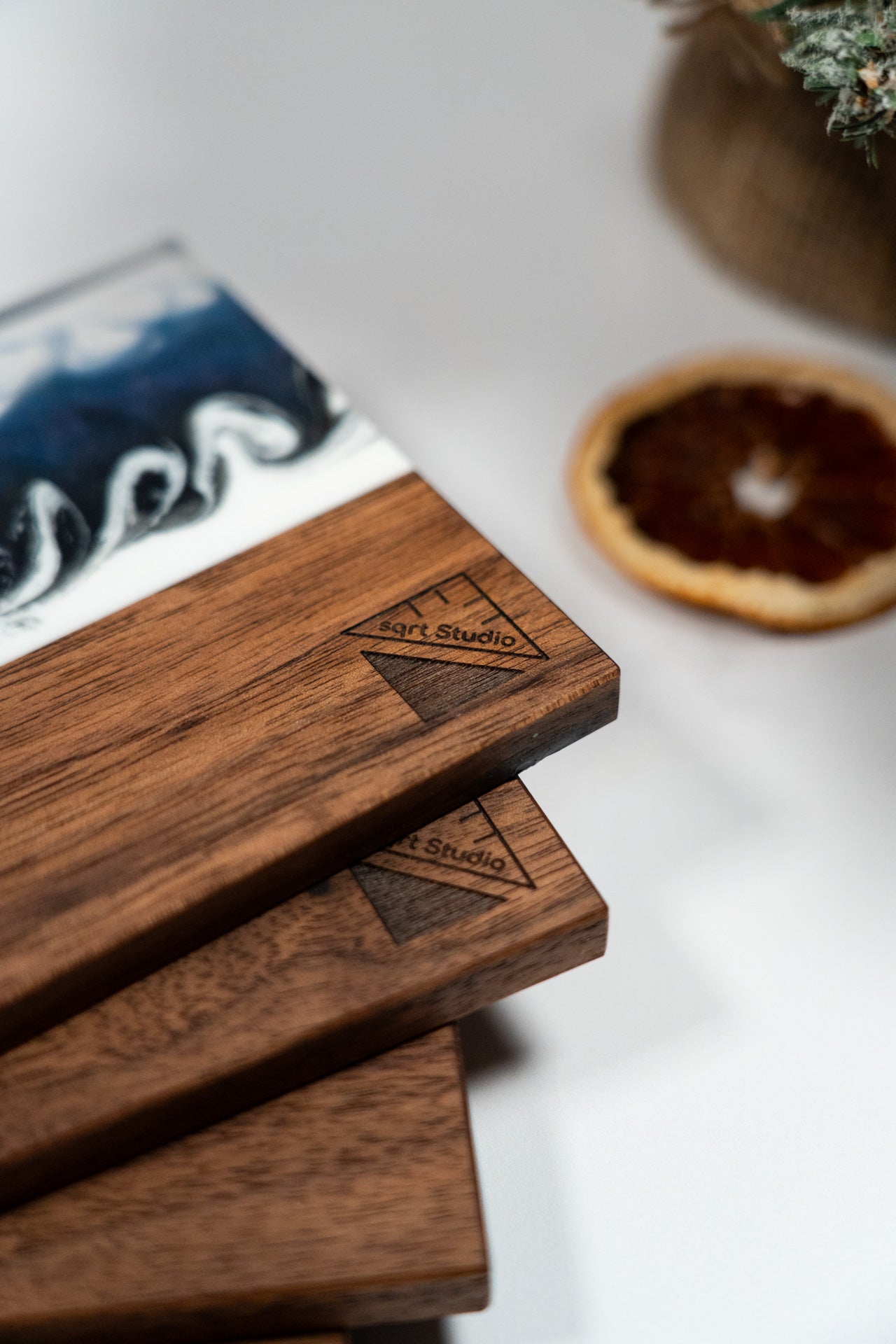 Purple winter frost (Limited edition) - Walnut and resin coasters set
